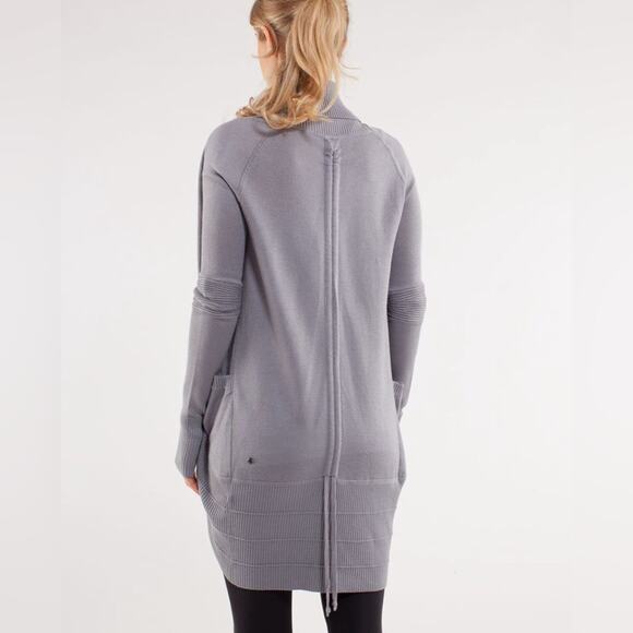 Lululemon Transformation Wrap Fossil / White - Picture 7 of 8